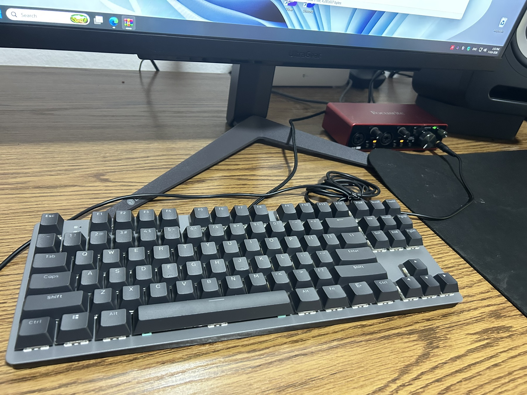 68086